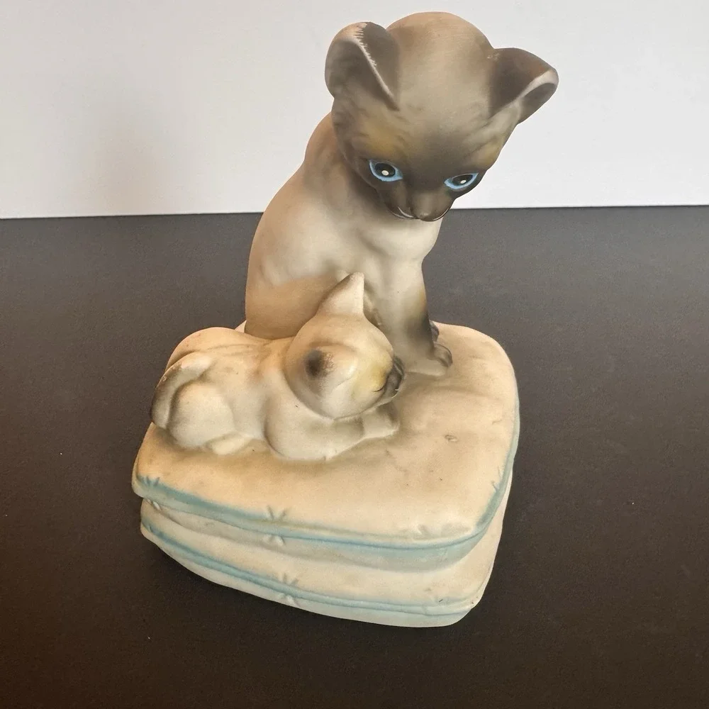 Vintage Mann Siamese Cat & Kitten Figurine Japan Hand Painted *READ